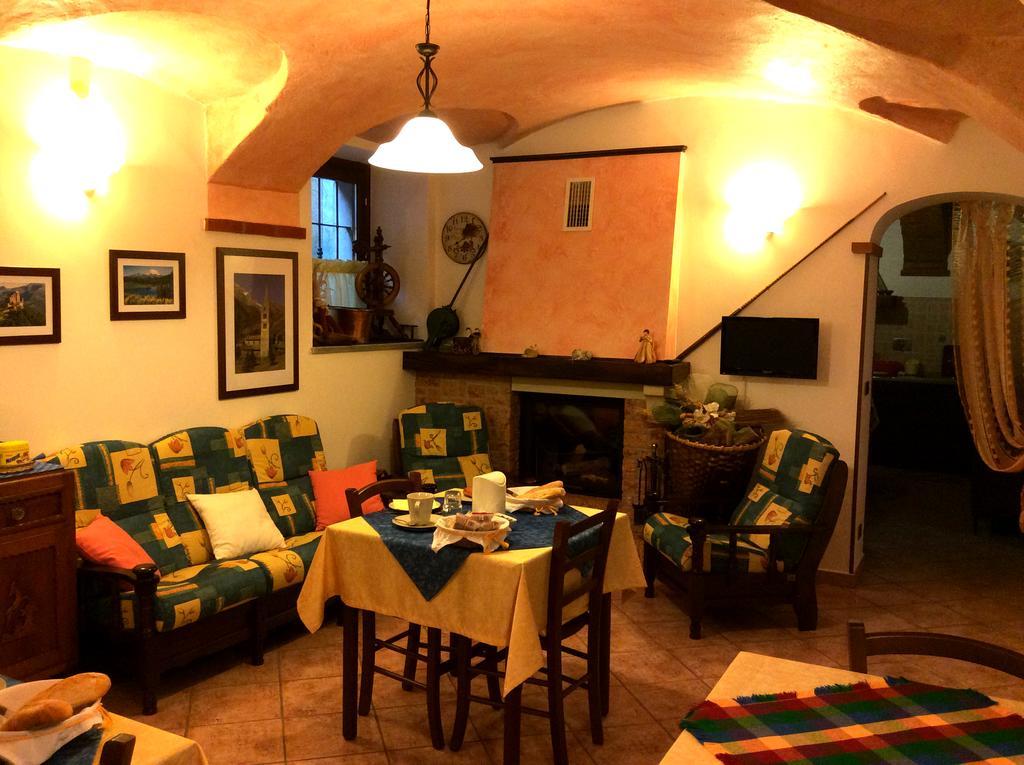 L'Antico Borgo Rooms Rental Caprie Exterior photo