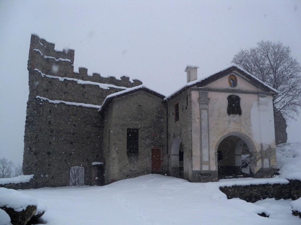 L'Antico Borgo Rooms Rental Caprie Exterior photo